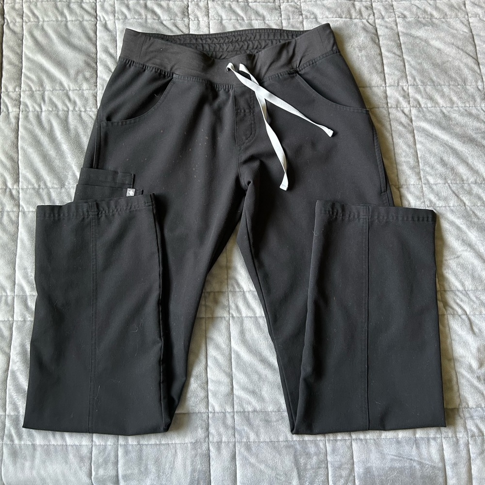 Size Small Figs Kade Cargo Scrub Pants